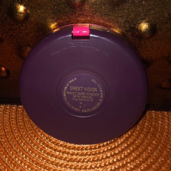 MAC Sweet Vision Magic Dust Powder - Picture 4 of 4